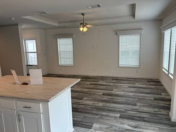 3rd image of 11401 Causeway Blvd