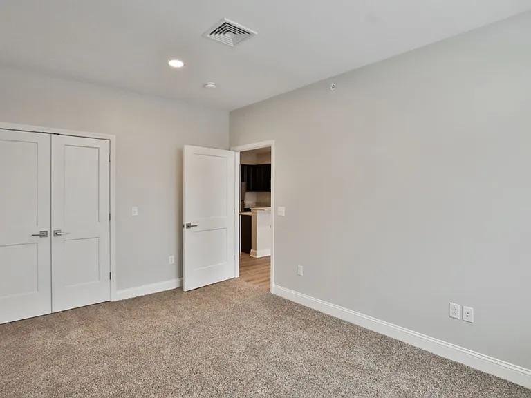 The Reserve on Hackett Apartments — Photo 14