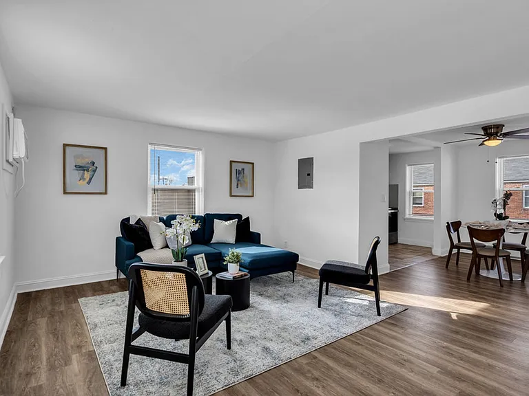 Maple Court Apartments — Photo 10