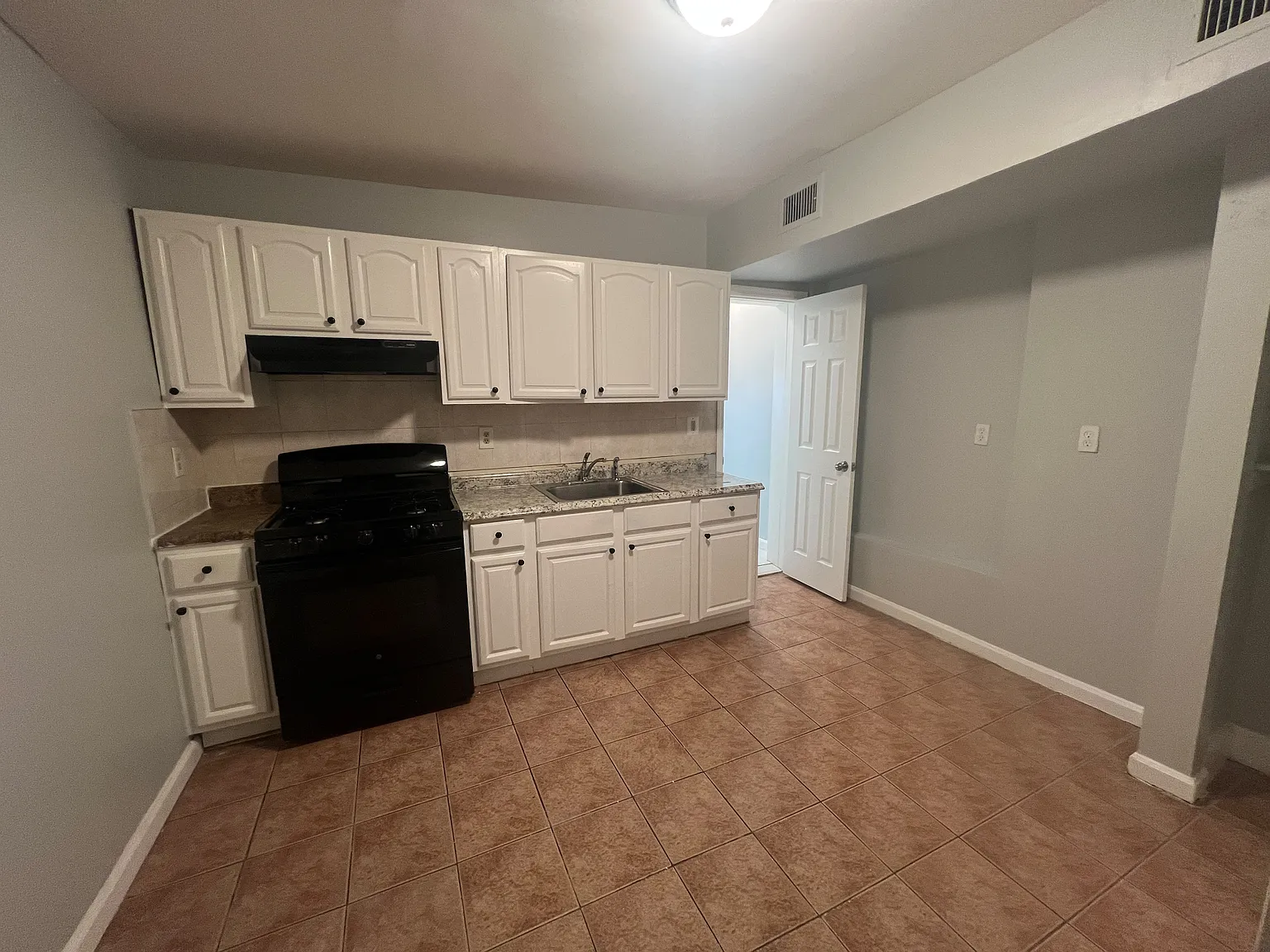1 bed, $1,675 — Photo 2