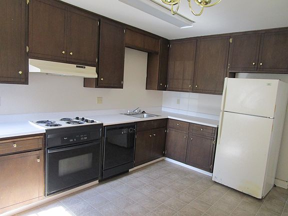 4th image of 2304 Santiago Way APT B