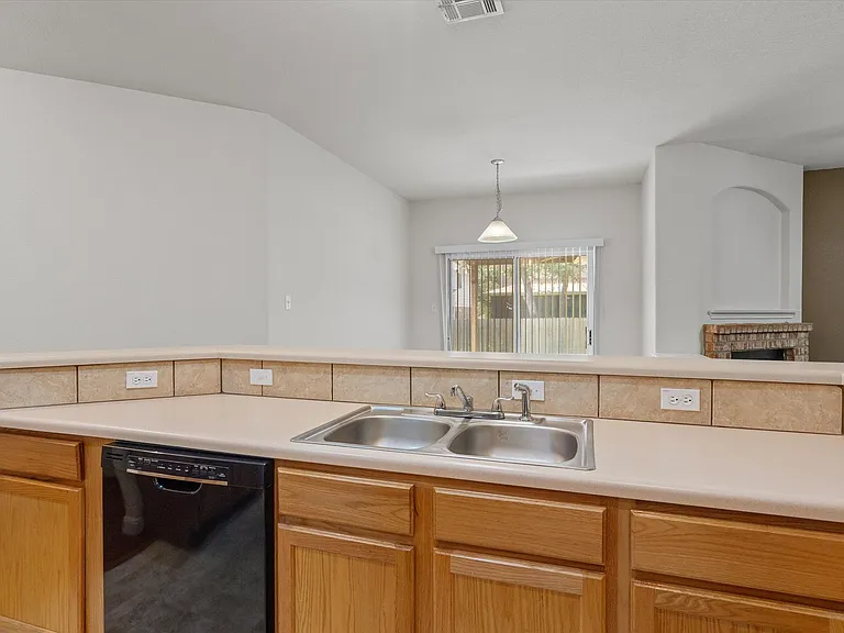 1916 Wheaton Trl — Photo 17