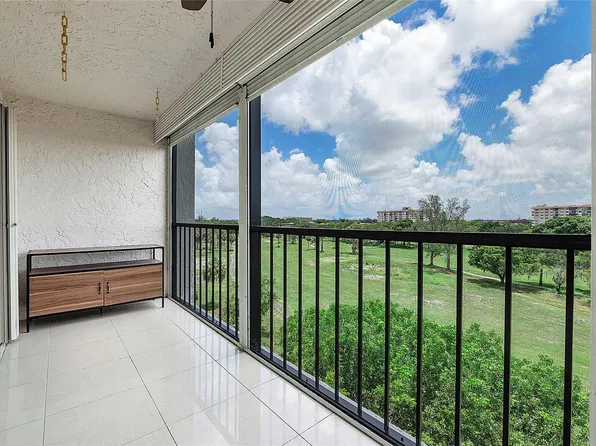 5860 NW 44th Street #706, Lauderhill, FL 33319