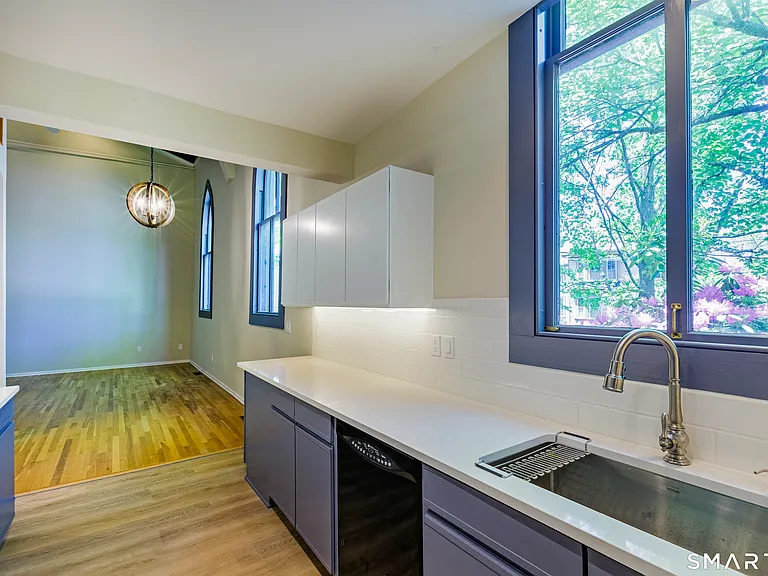 161 Whitfield St #4 — Photo 10