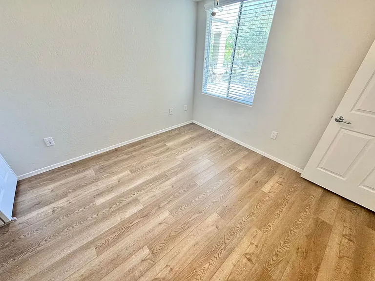 6868 Sky Pointe Dr #1036 — Photo 18