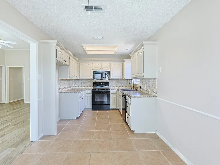 9708 Aberdeen Ave — Photo 18