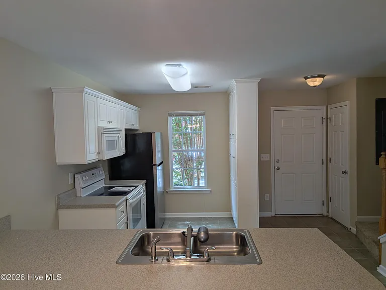 1008 Micah Trce — Photo 2