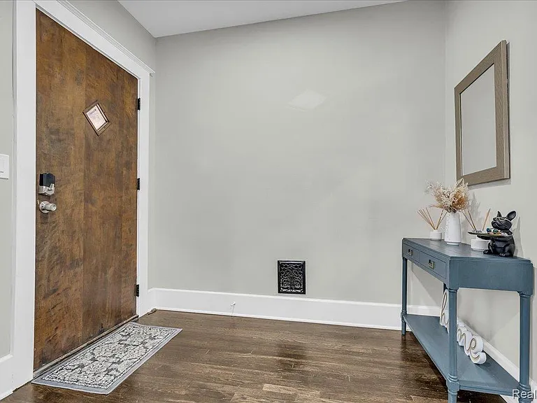 5238 Commonwealth St — Photo 5