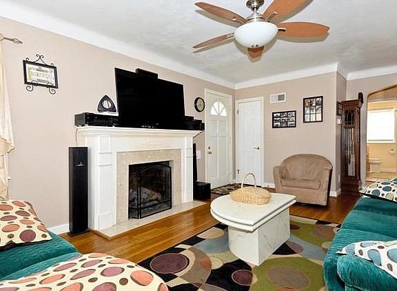 4th image of 9305 Aster Ave