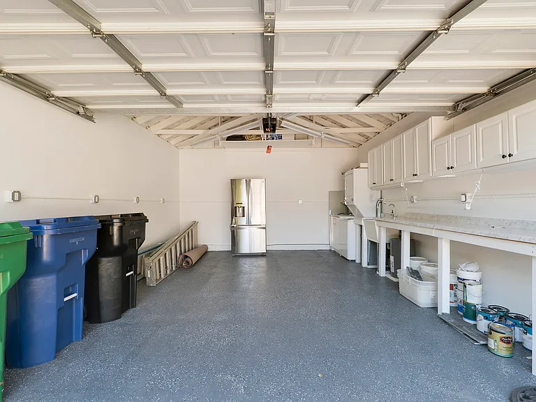 2254 Cross St — Photo 29