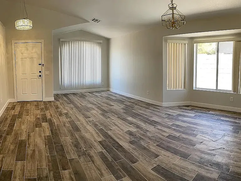 1413 W Kesler Ln — Photo 5