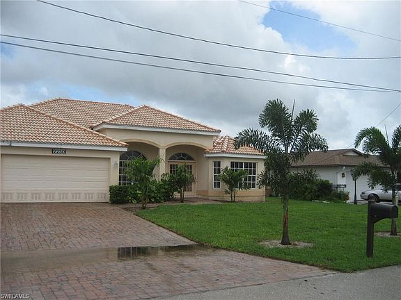 3rd image of 2230 SW 43rd Ter