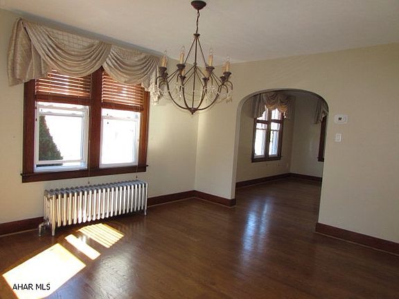 2nd image of 534 Pine St