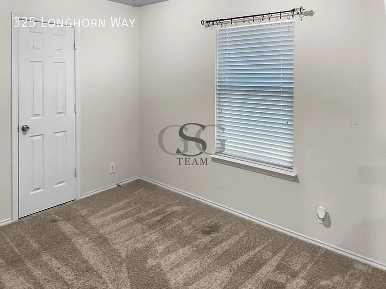 325 Longhorn Way — Photo 14