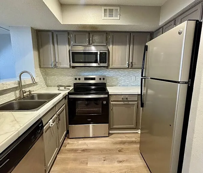 2301 Basil Dr #F214 — Photo 2
