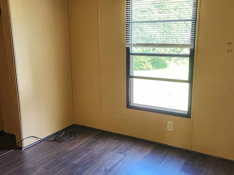 7 Otis Ln — Photo 8