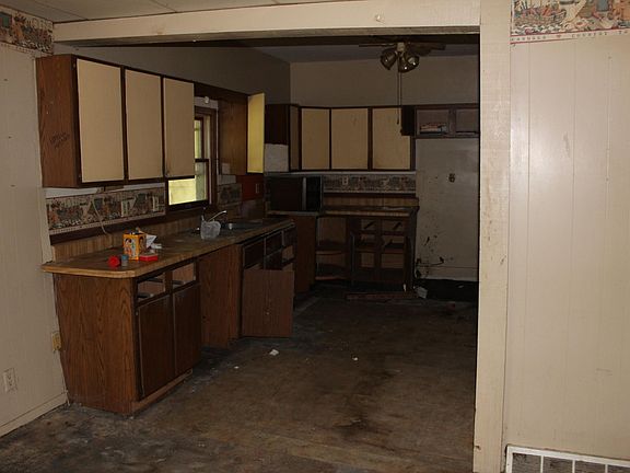 5th image of 214 W Huron St