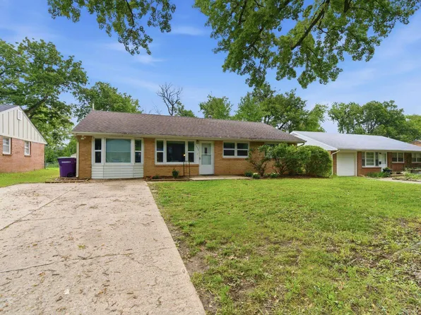 2038 College View Rd, Manhattan, KS 66502