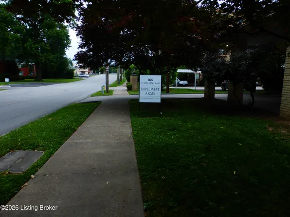 165 Thierman Ln APT 208, Saint Matthews, KY 40207