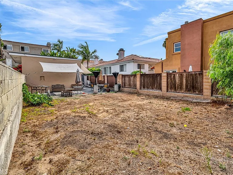 217 N Juanita Ave #B — Photo 28