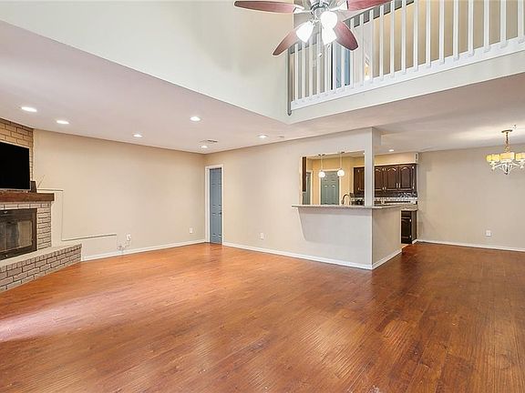 3rd image of 140 Cypress Grove Ct APT 95