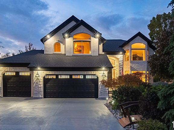 2nd image of 1451 E Desert Sun Cir S