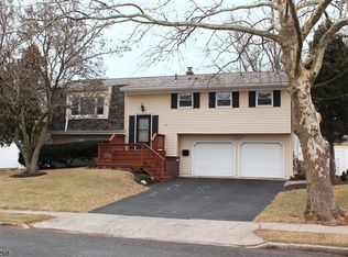 13 Gifford Rd, Somerset, NJ 08873