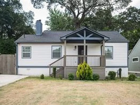 1322 Gus Thornhill Jr Dr, East Pt, GA 30344