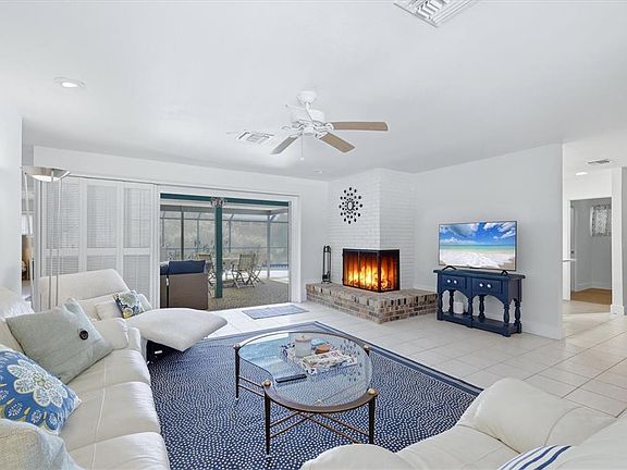 3rd image of 616 Lyons Ln