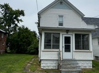 148 7th St NW, Barberton, OH 44203