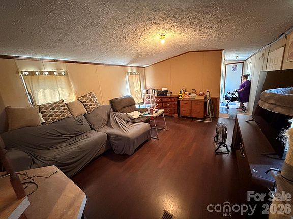 4th image of 401 Webb Church Rd