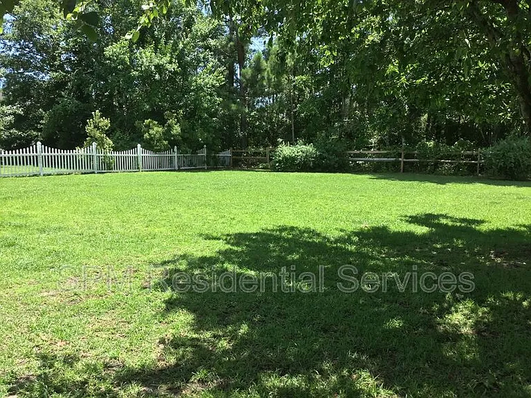 602 Azalea Dr — Photo 7