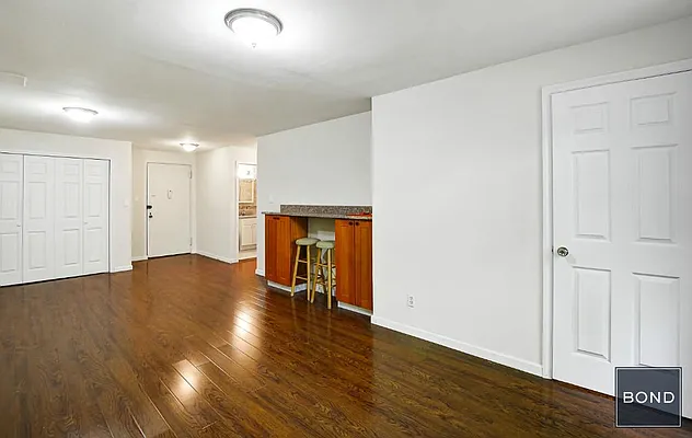 Rented by Bond New York | media 13