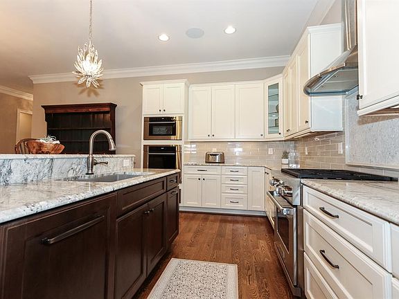 5th image of 9377 Fox Creek Ln