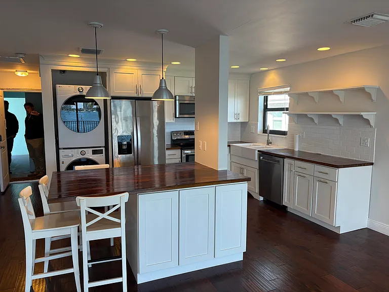 360 Wilma Cir #5 — Photo 8