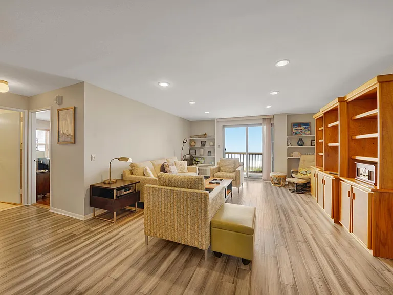 360 Shore Rd #3D — Photo 8