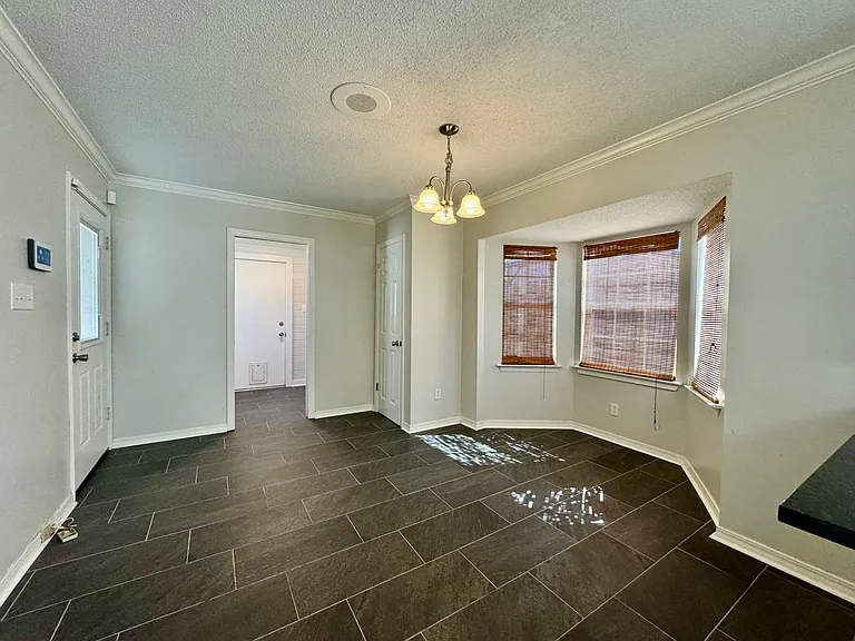 803 Henckley Ave — Photo 10