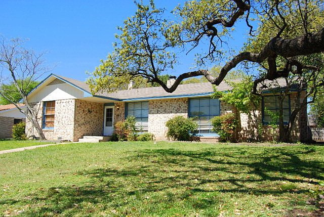 1st image of 534 Camelot Dr