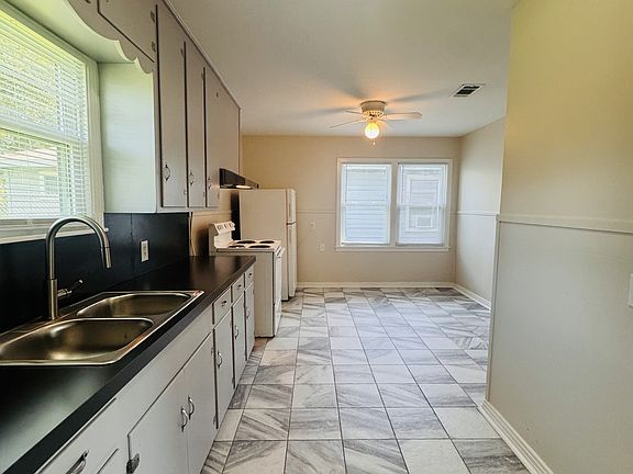 5th image of 2306 2nd St