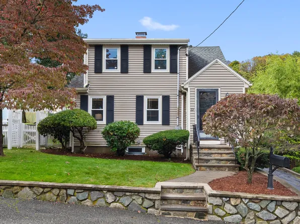 22 Ash St, Melrose, MA 02176