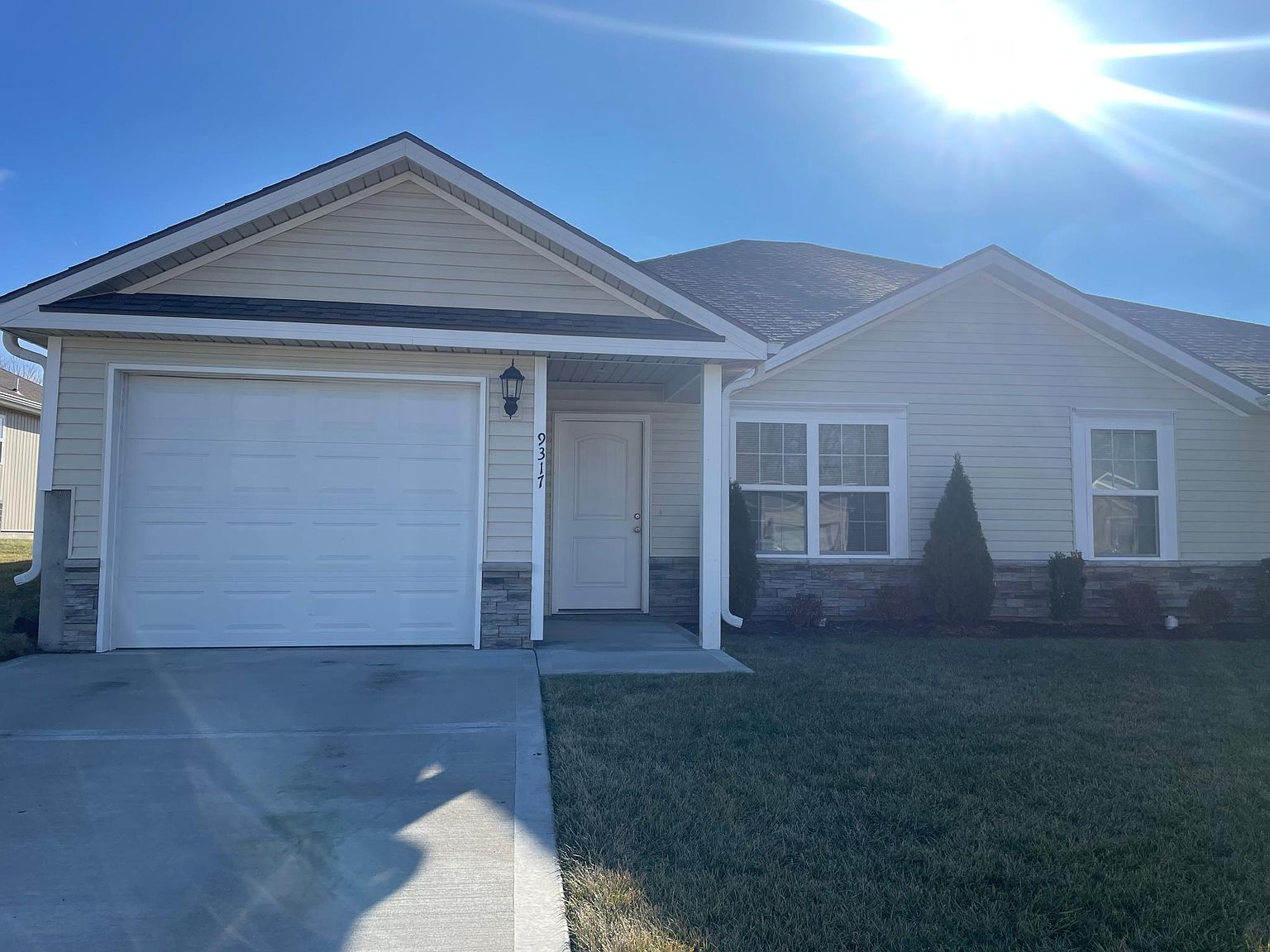 9315 N Robinhood Ave, Kansas City, MO 64154 Zillow