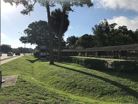 4th image of 2751 Roosevelt Blvd