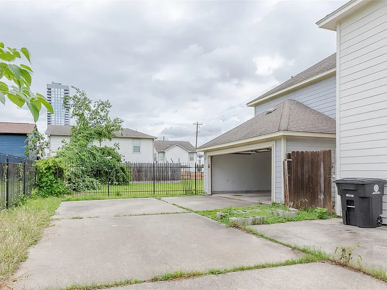 1118 Wilson St — Photo 35