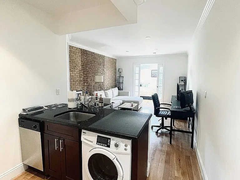 340 E 55th St #4A — Photo 4