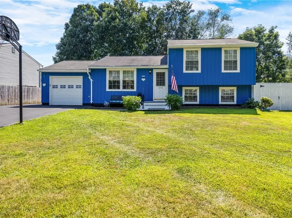 4010 Marlton Cir, Liverpool, NY 13090