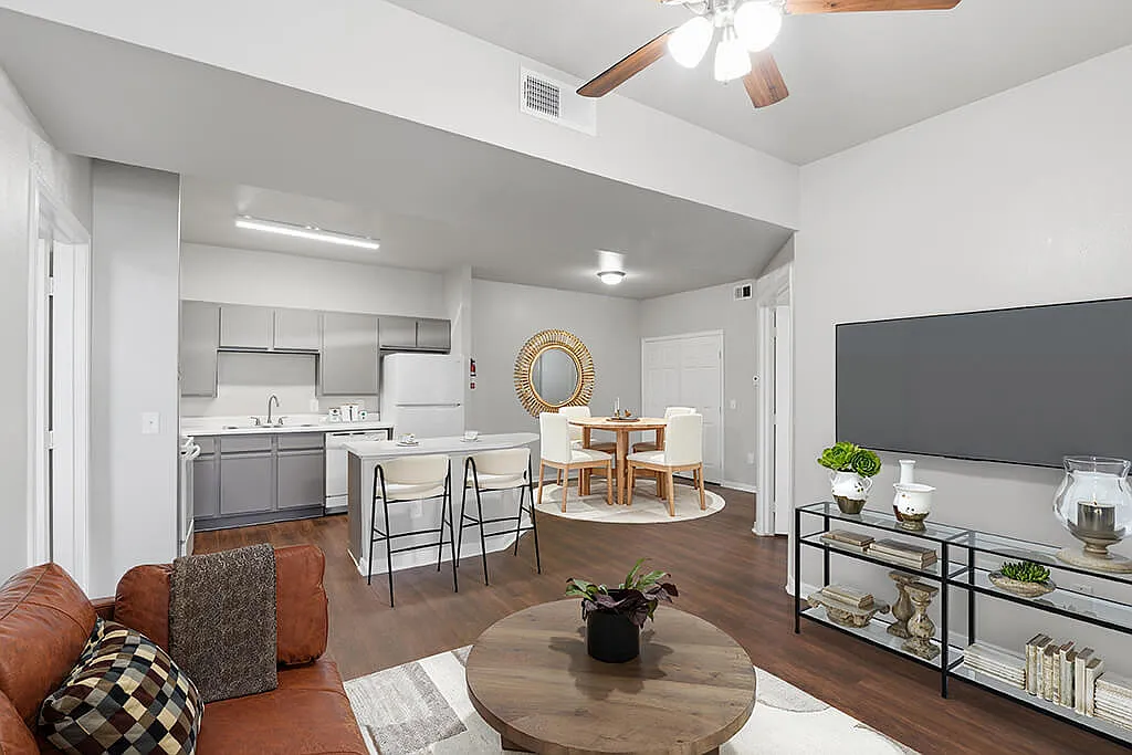 Almeda Park Apartments — Photo 1