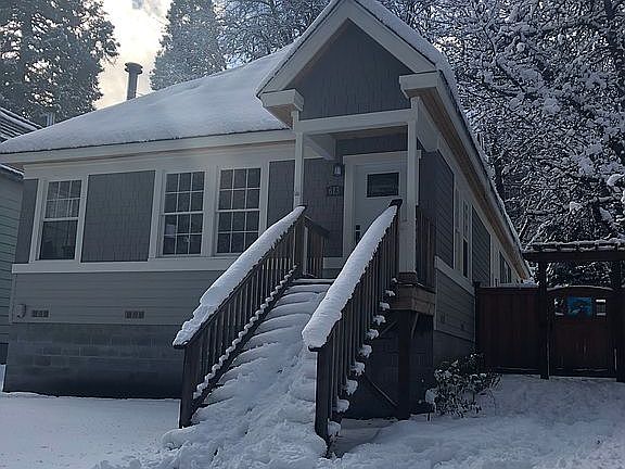 4th image of 613 Oak Ave