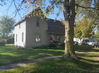 202 E Pleasant St, Churubusco, IN 46723