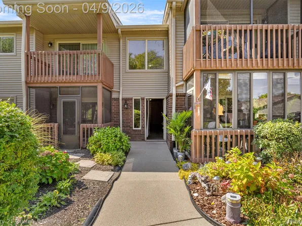 10161 Nancys Blvd APT 92, Grosse Ile, MI 48138