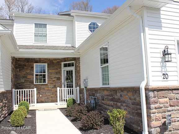 2nd image of 20 Dakota Dr